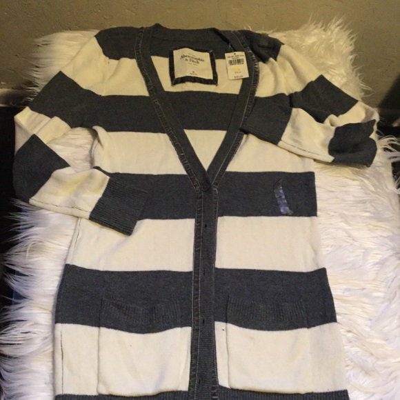 Abercrombie Cardigan - Picture 3 of 8